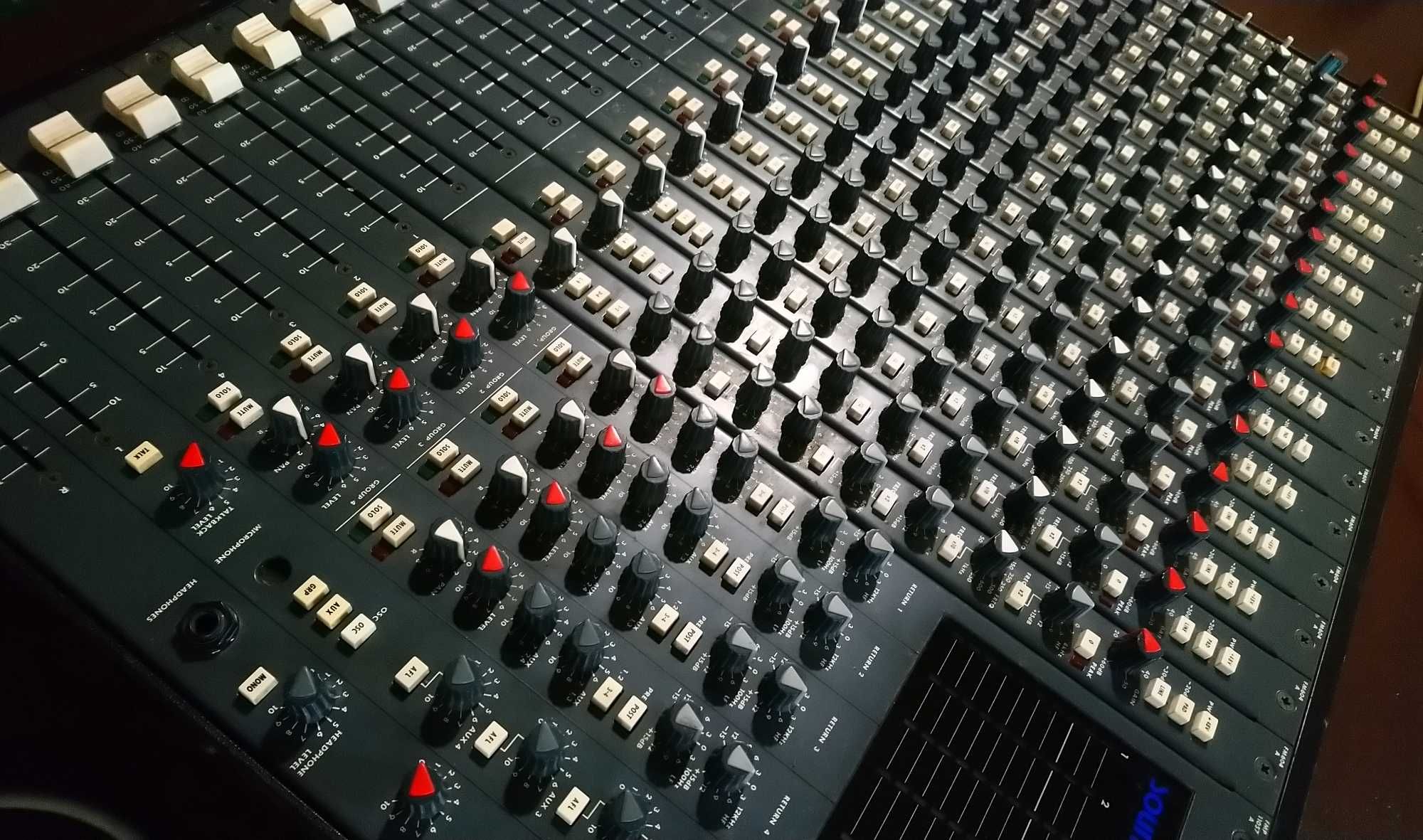 Soundtracs FM (FMP 1058C) Mixer