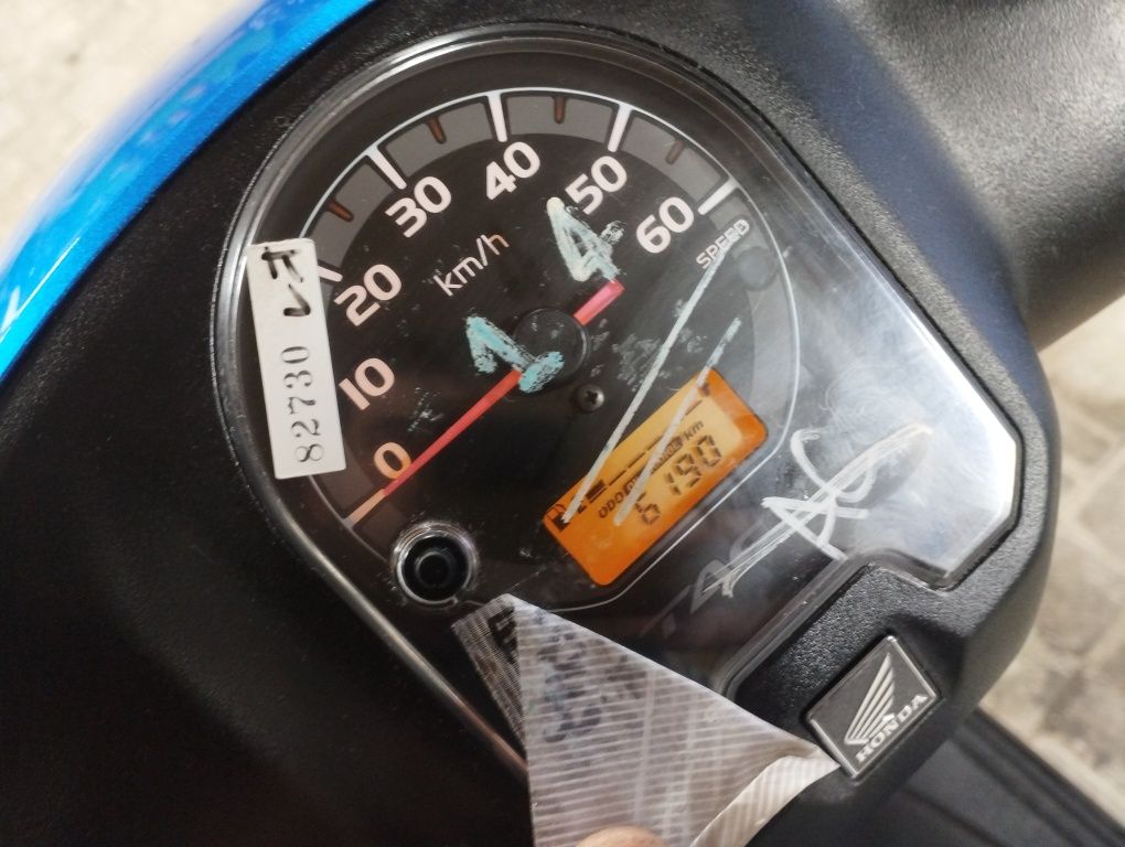 Скутер Honda  Tact 75 79 с контейнера без пробега по Украине