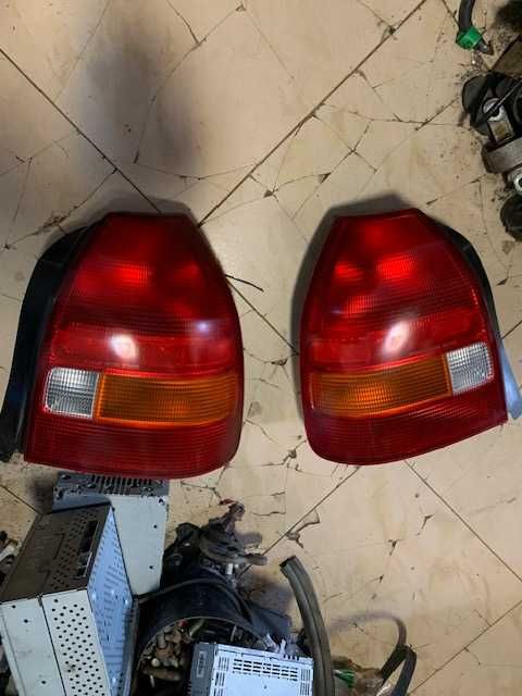 Honda Civic VI 3D Lampa Tył