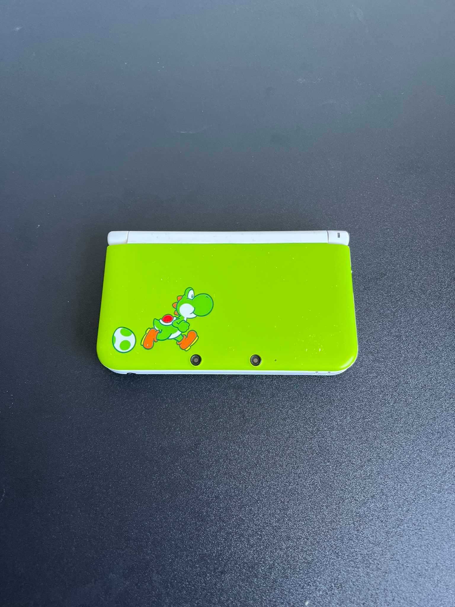 Nintendo 3DS XL Yoshi Edição Especial com 100+ Jogos
