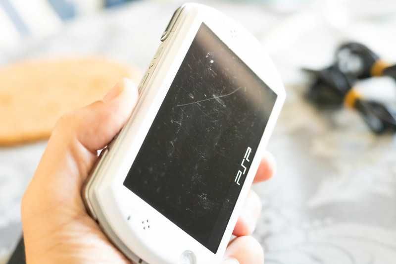 PSP Go Branca c/Carregador