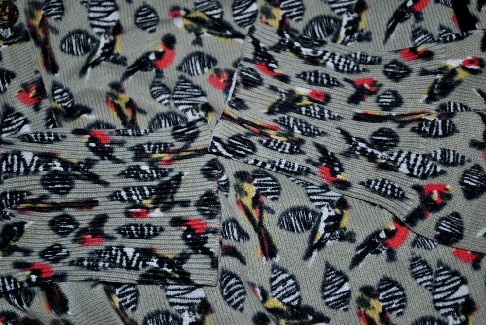 Кофта женская XS на пуговицах принт птички яркие цветные Бренд Uttam