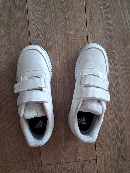 Białe buty sportowe roz. 35 (dł. wkładki 23 cm)