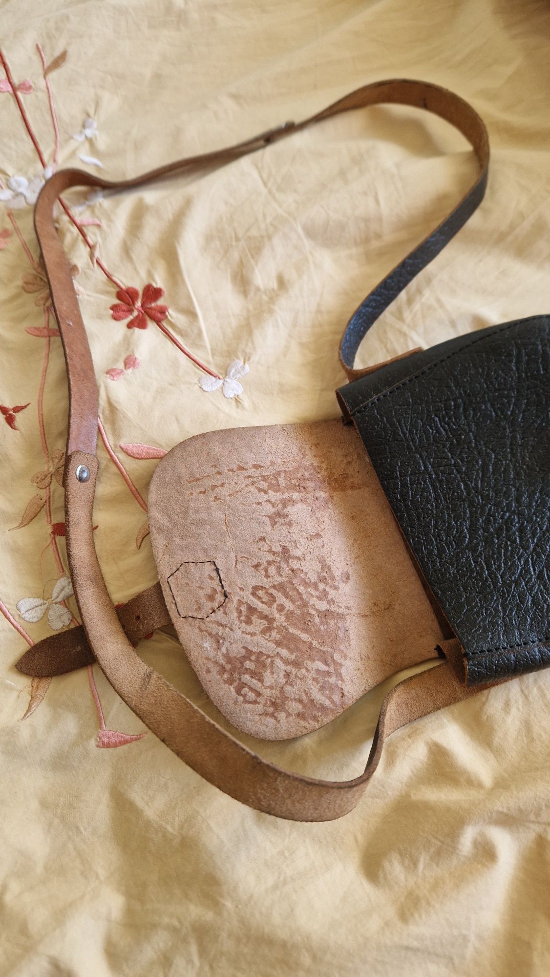 Mała, czarna torebka, skóra naturalna vintage.