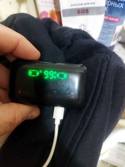 Блютуз наушники с кейсом плохо держит