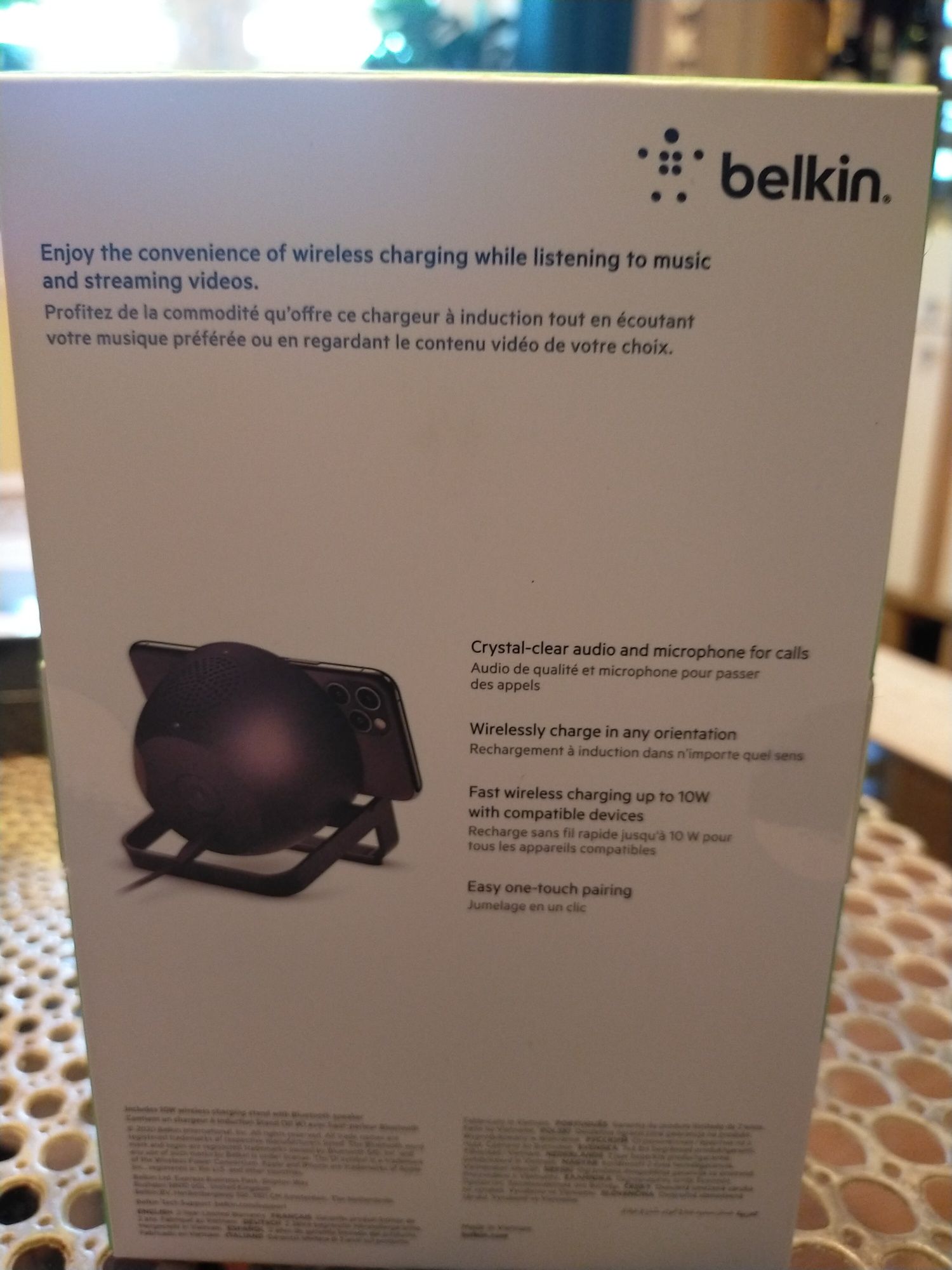Belkin Belkin Podstawka ładująca BoostCharge + głośnik (AUF001VFBK)