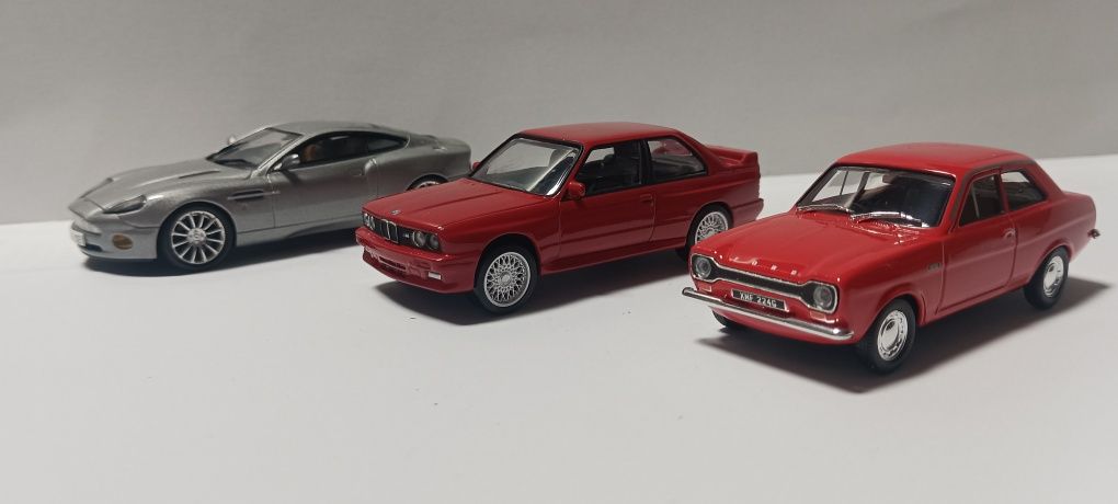 Carros escala 1/43 (lote n10)