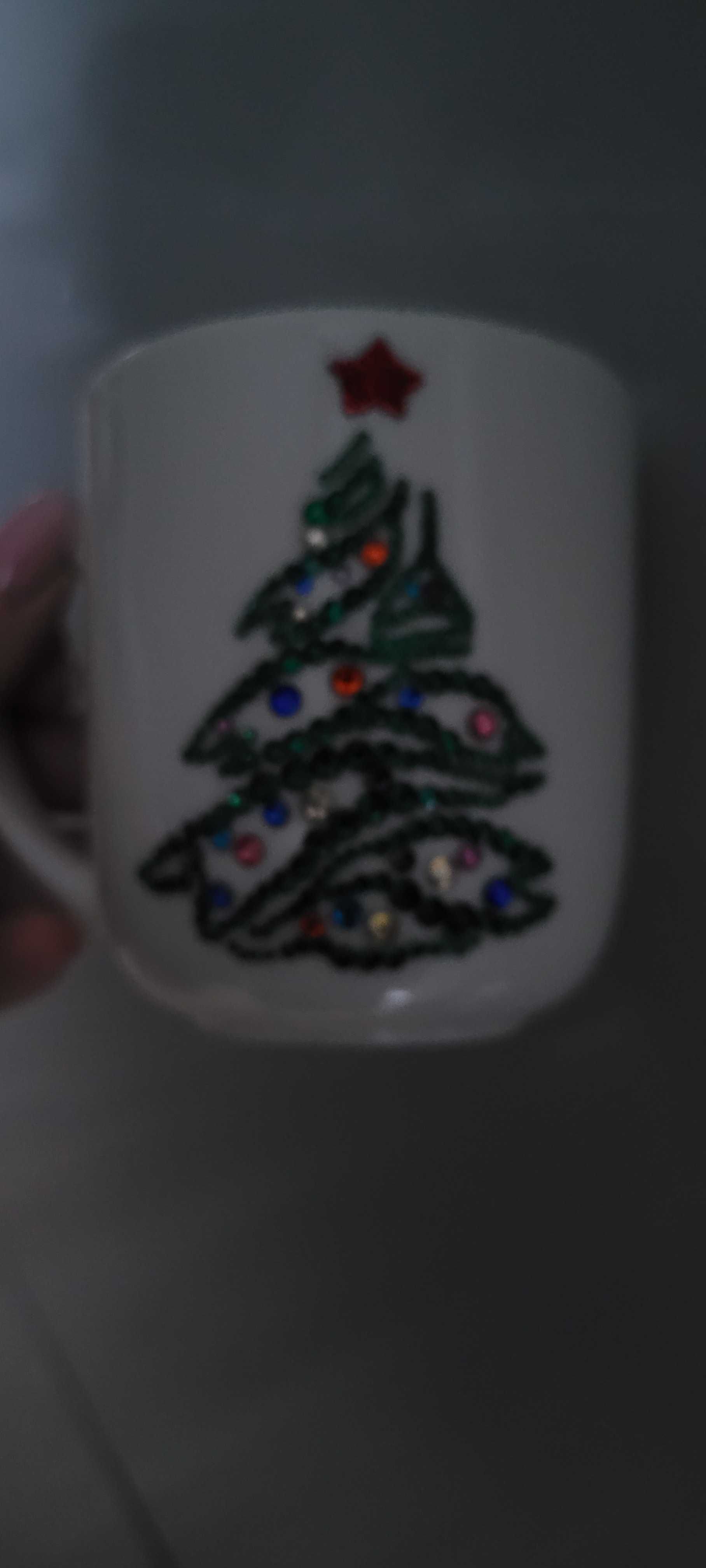 Kubek dekorowany cyrkoniami