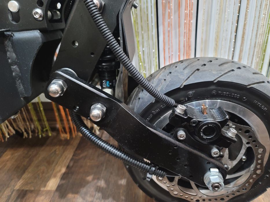 Электросамокат ULTRON T 108 .