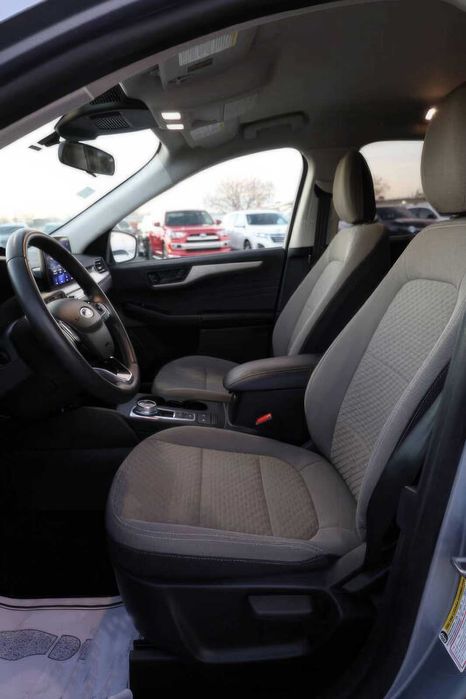 Ford Escape SE      2022