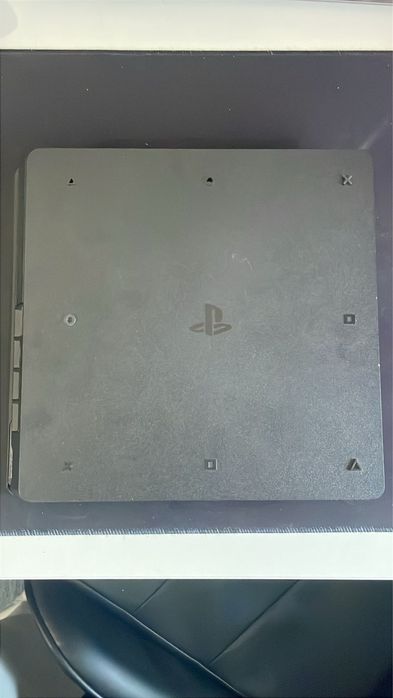 Ps4 slim com comando extra