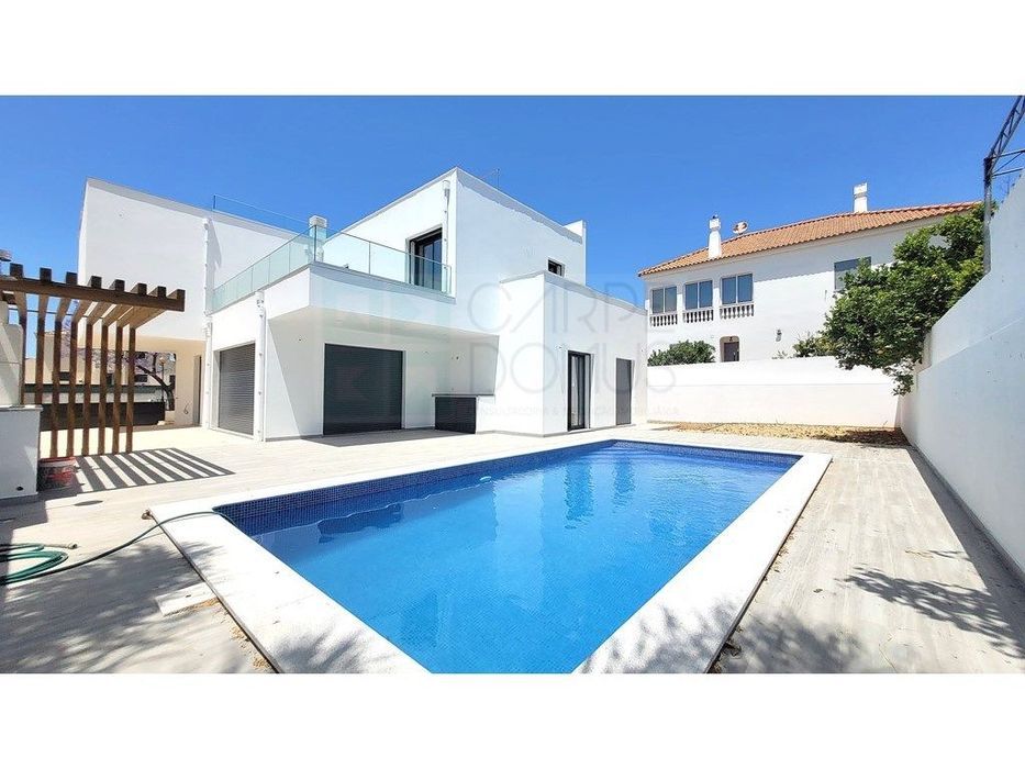 Nova Moradia de Luxo com Piscina e Terraço Panorâmico em Tavira, Al...