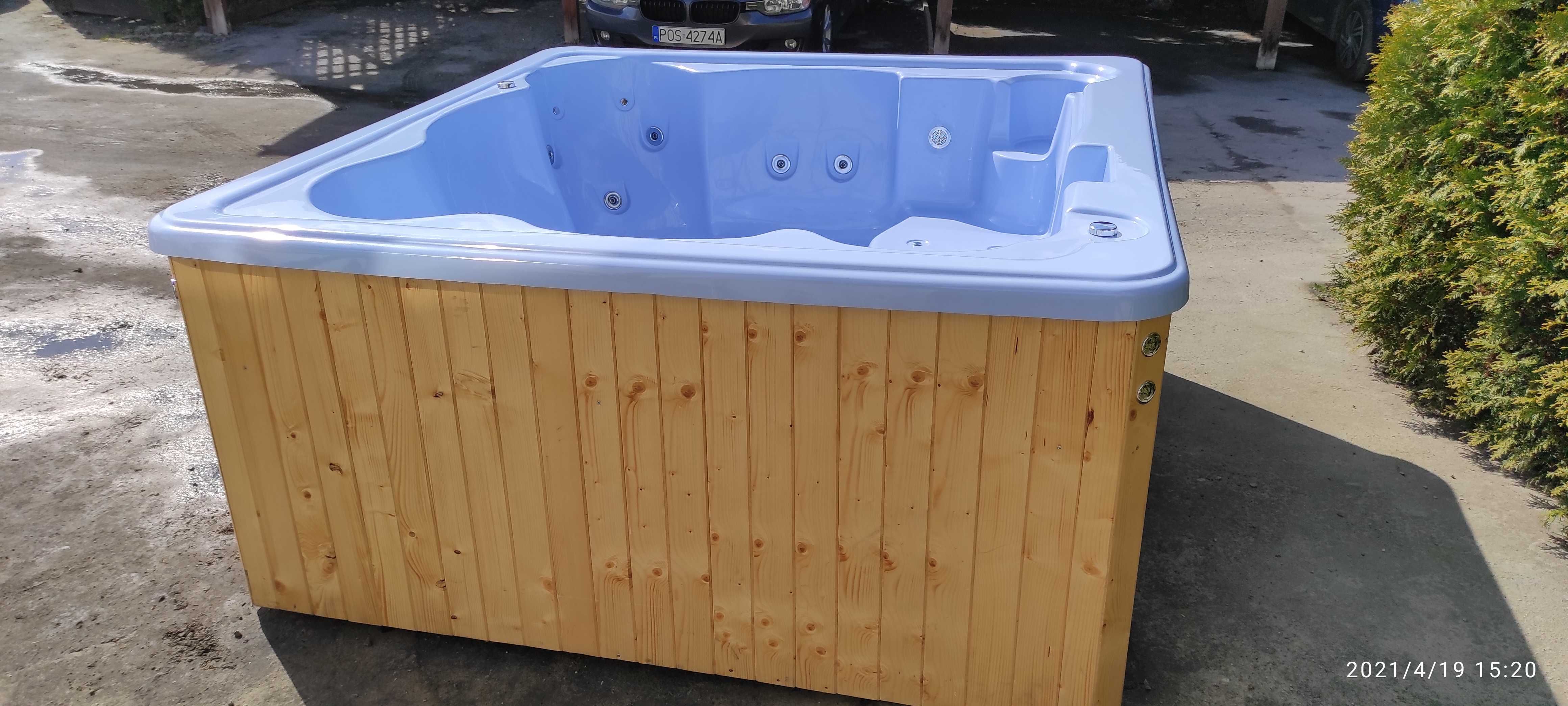 Całoroczne NOWE jacuzzi ogrodowe dla 6 osób - rozmiar 213x213x90cm