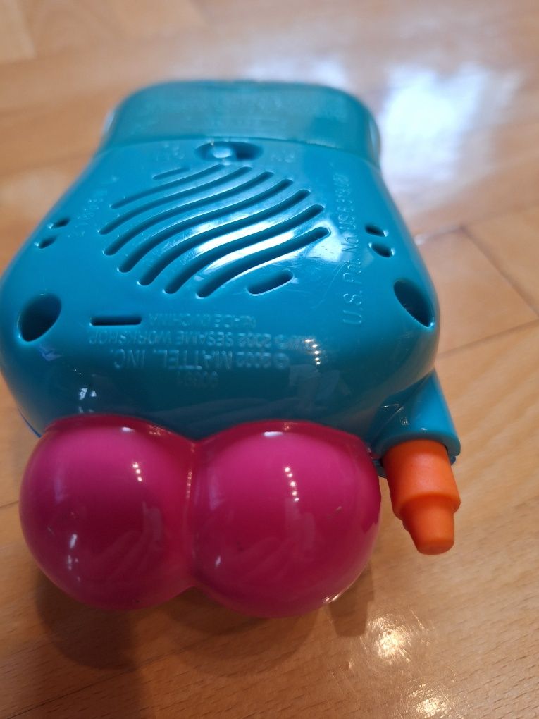 Telefon Elmo, Ulica Sezamkowa, Świat Elma