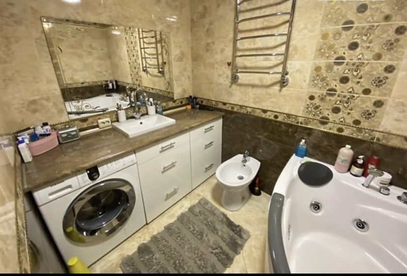 Квартира 4 кімнати