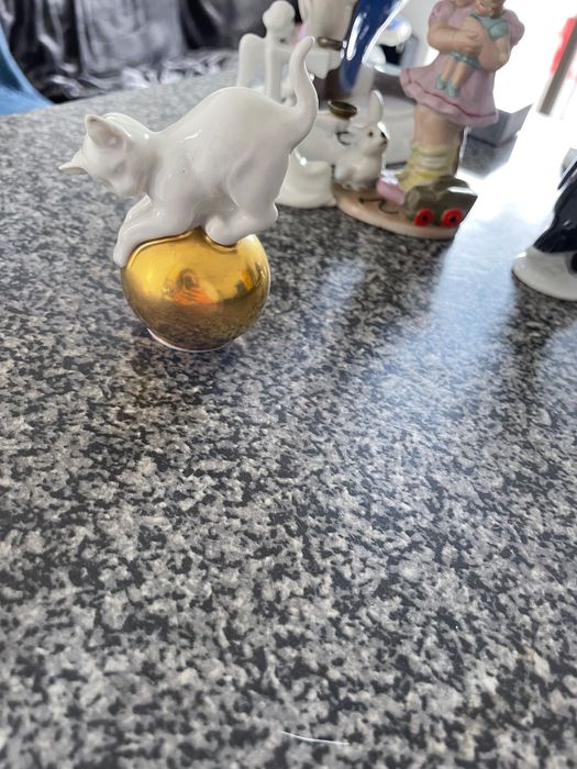 Bonecos de porcelana