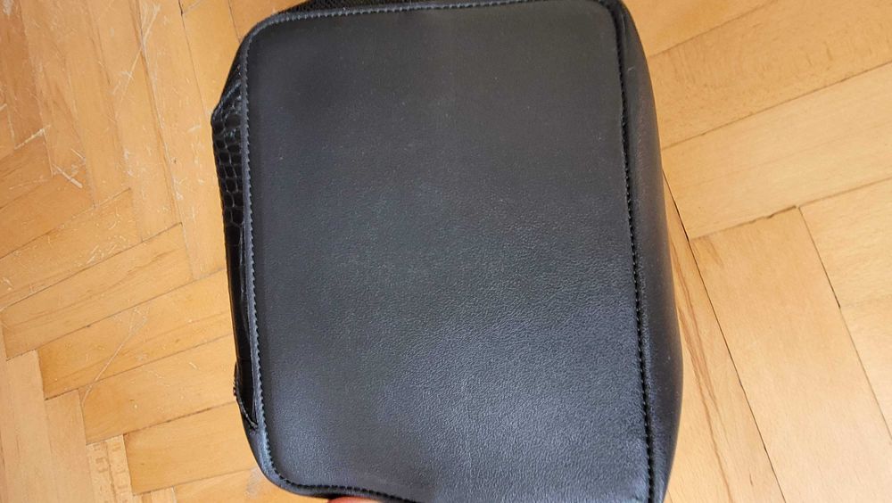 Torebka tote bag z brelokiem MOHITO czarna