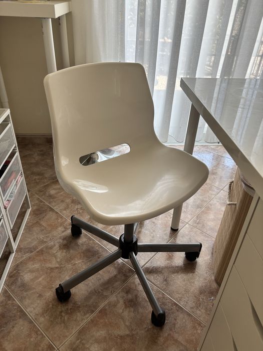 Cadeira Ikea branca