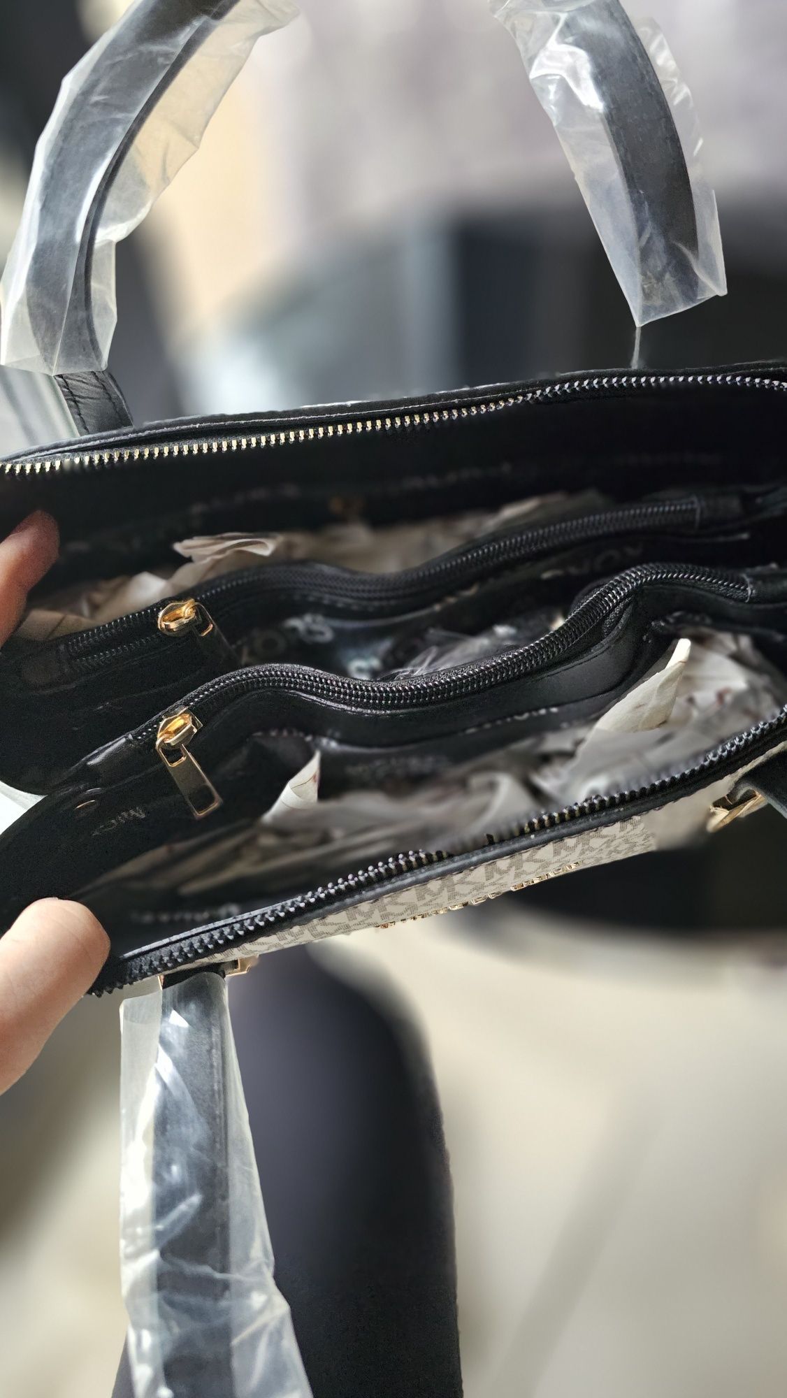Torebka kuferek Michael kors białą czarna mk