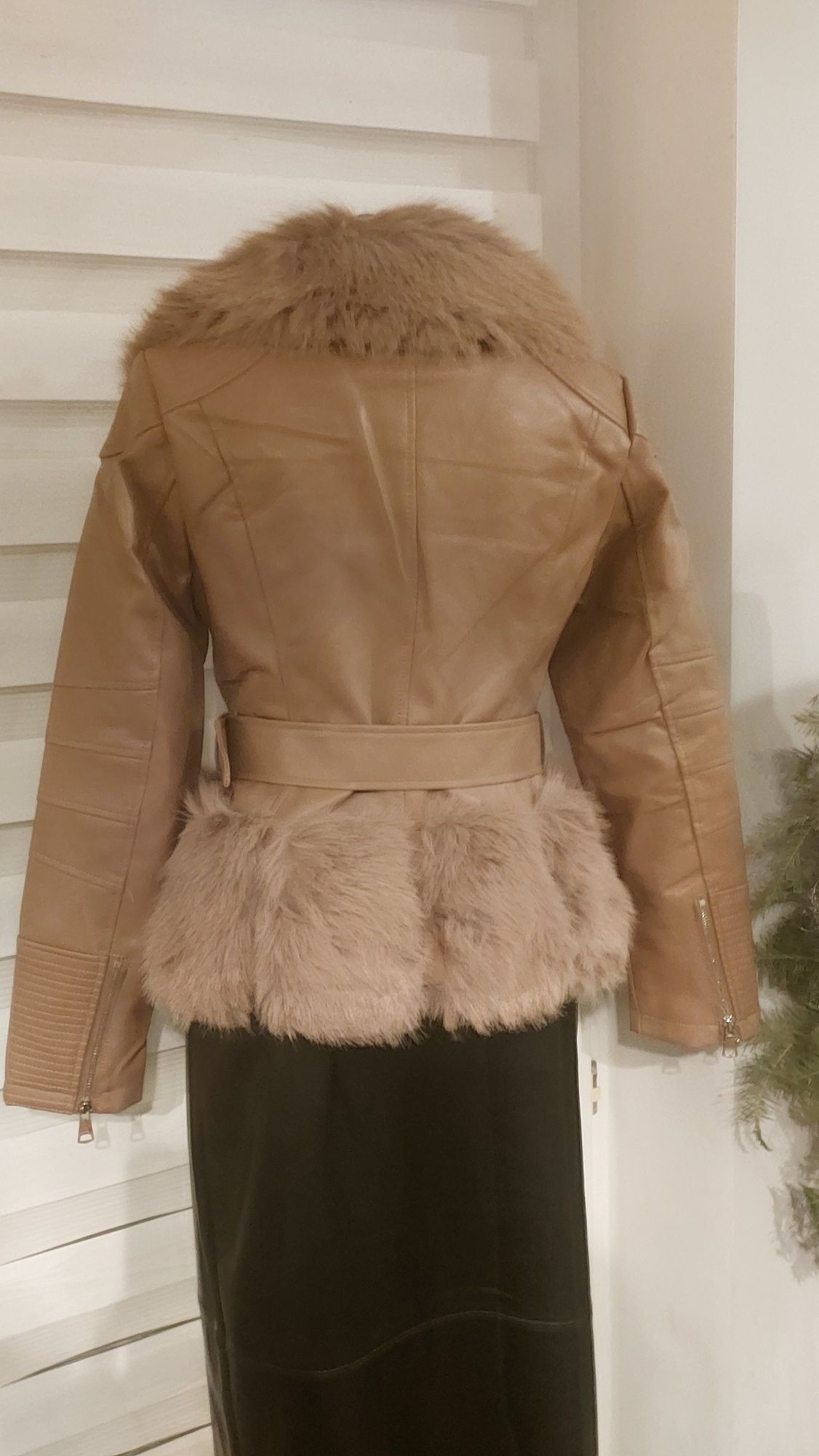 Ramoneska z eko skóry z futerkiem ocieplana S, XL