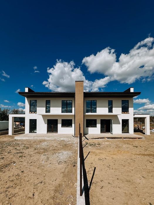 Продається готовий котедж у Кожичах