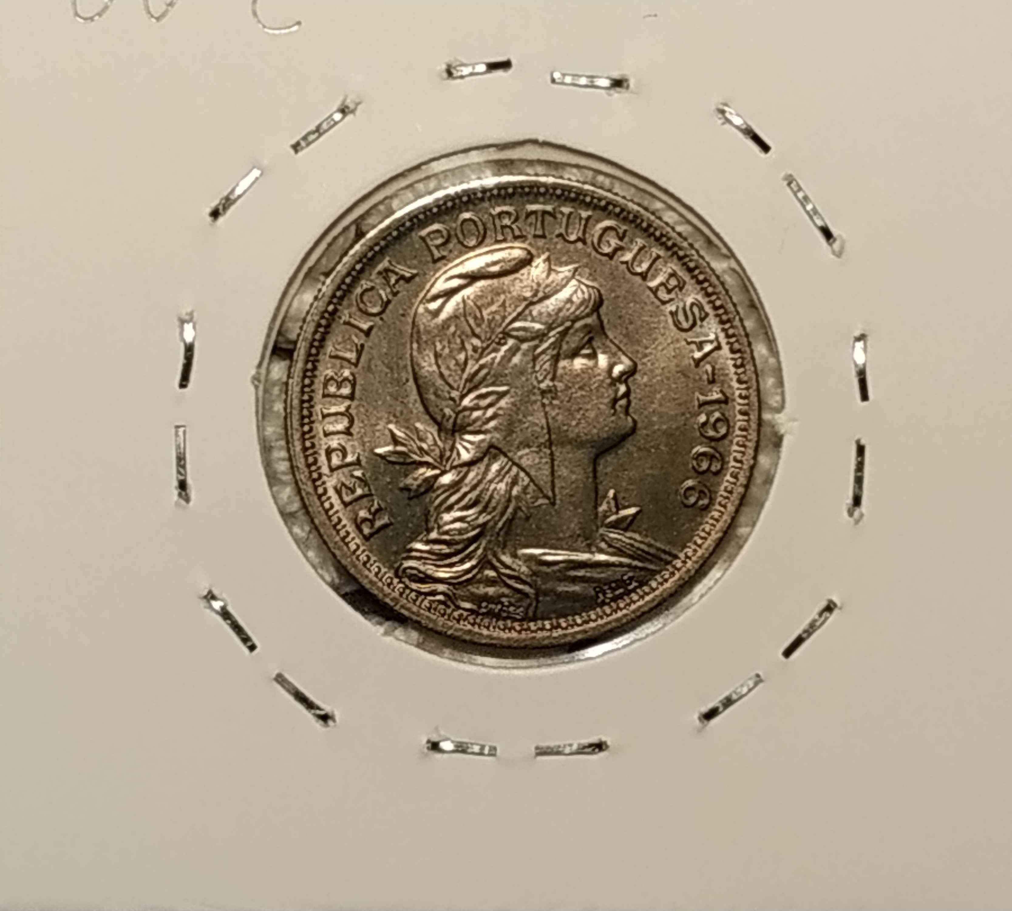 Portugal - moeda de 50 centavos de 1966