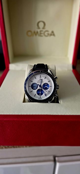 Omega Speedmaster Professional Snoopy Award