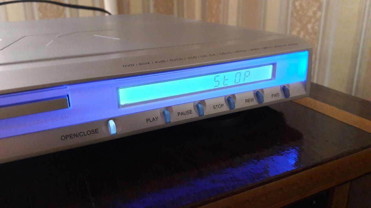 DVD плеєр BBK DV721SI програвач компакт дисків