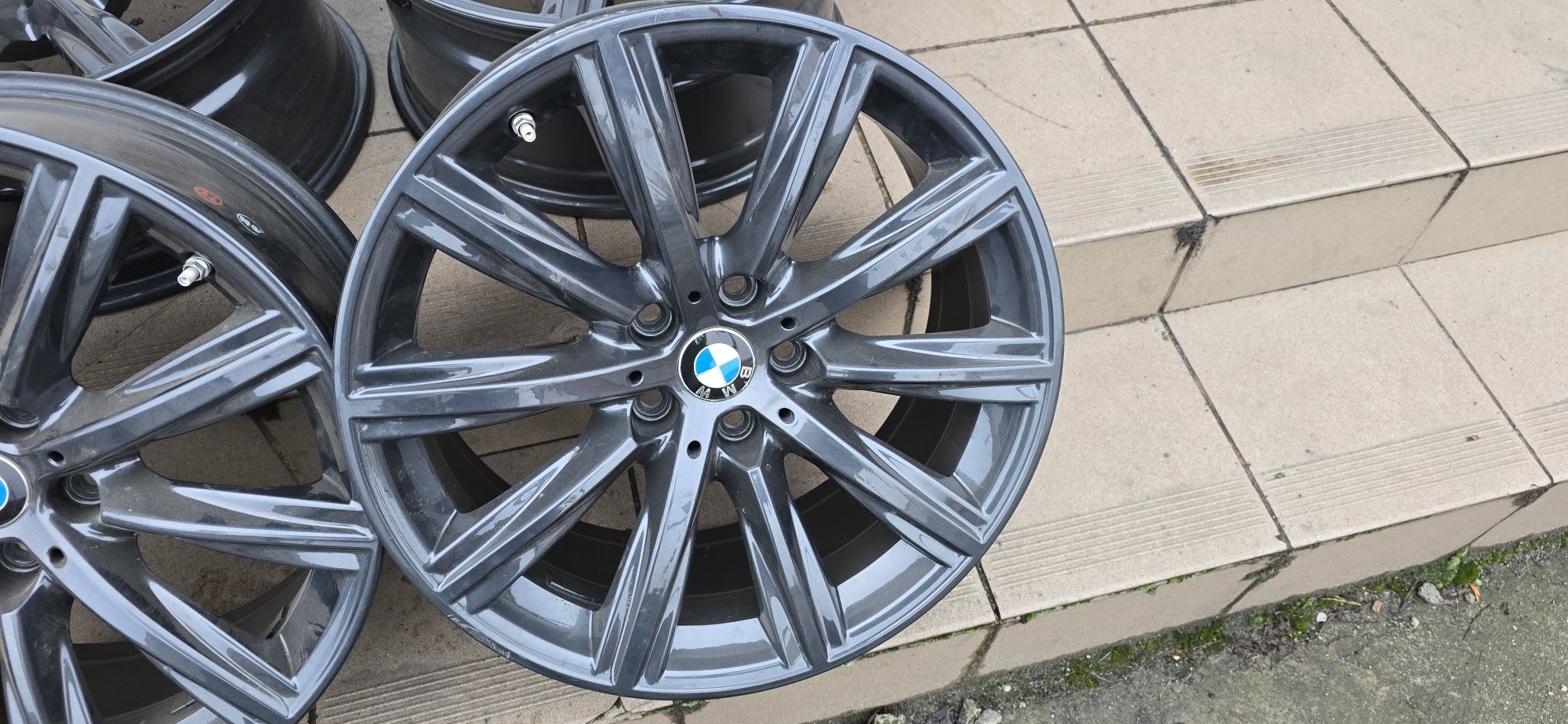 Felgi aluminiowe BMW 18 5X112 ET30 G30 G31 z czujnikami Vw Audi Skoda