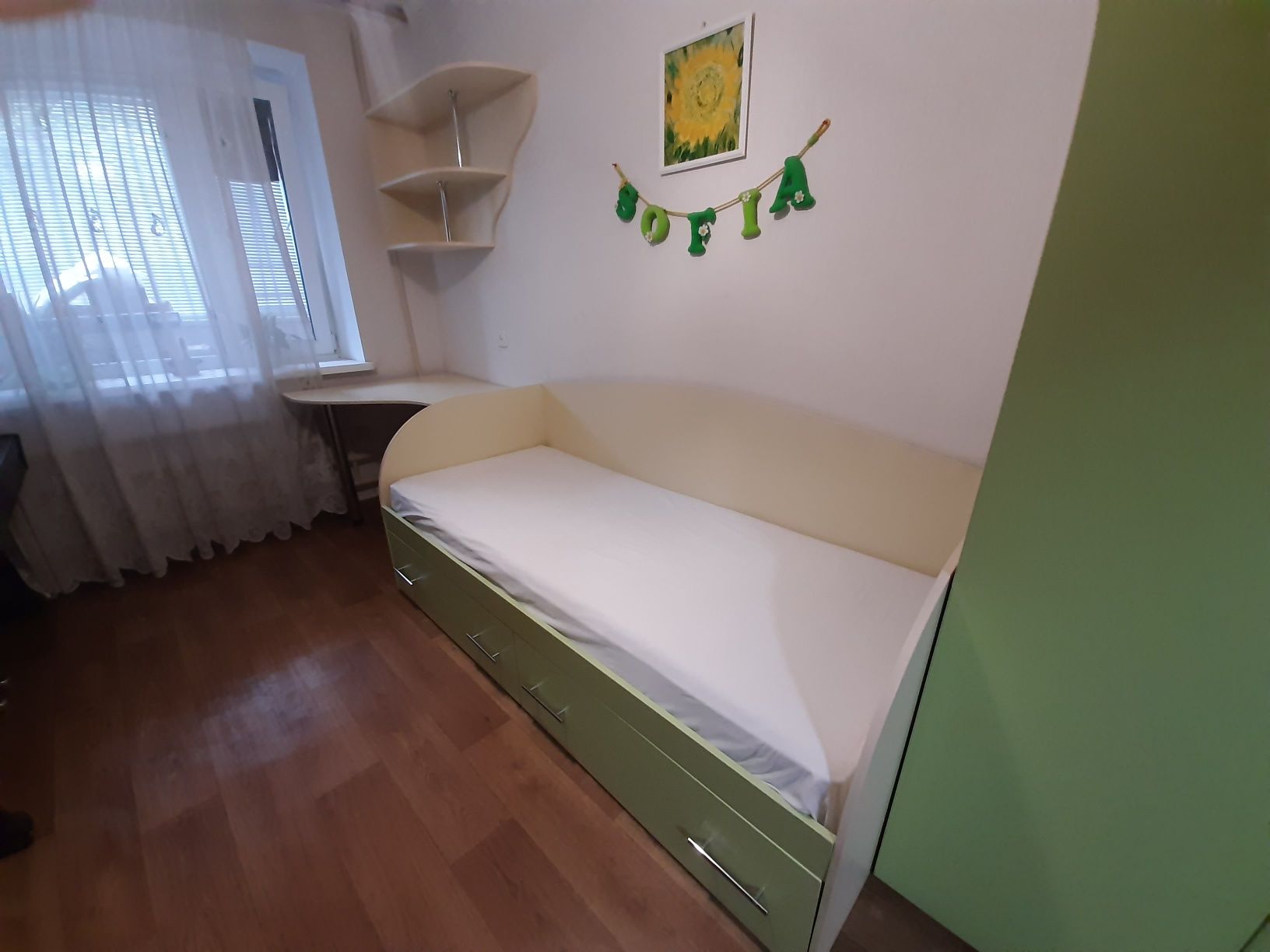 Детская спальня, молочно-зеленая