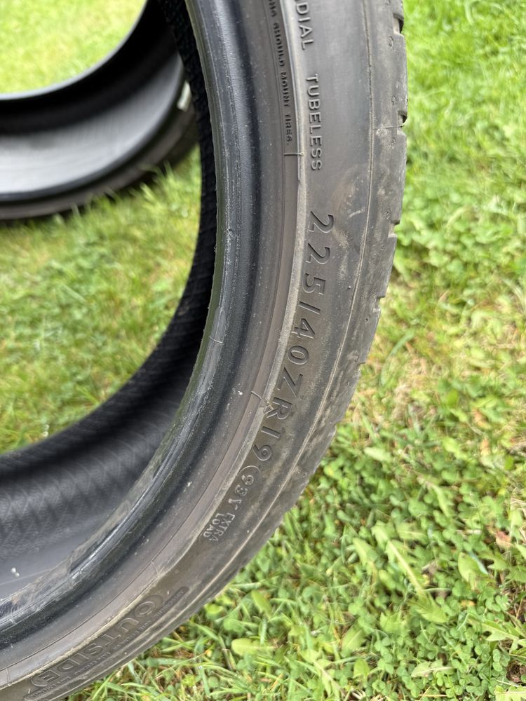 Opony 225/40/19  2 sztuki  Dunlop 2021 rok