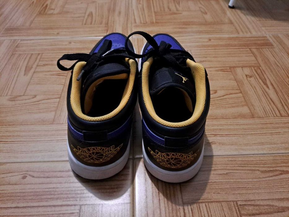 Air Jordan 1 Low Dark Concord
