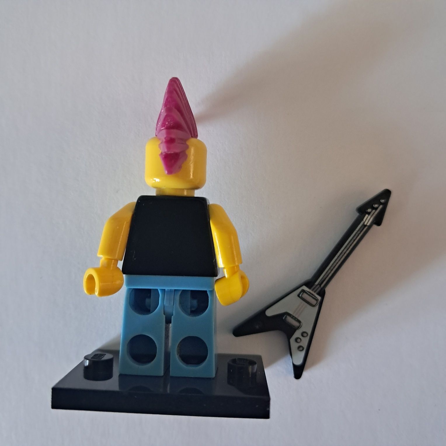 Lego minifigurka col04-4 Lego Punk Rocker