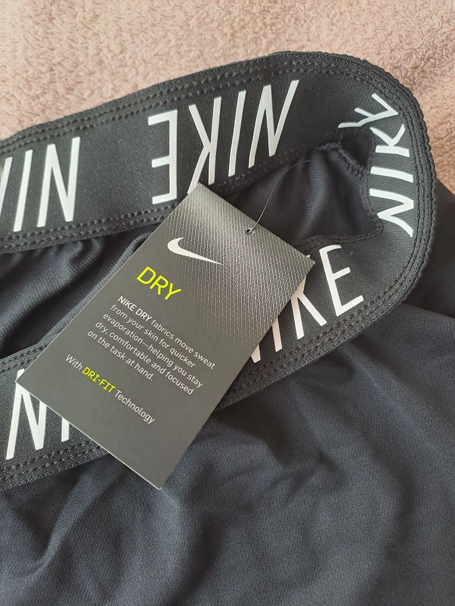 Nowe damskie spodenki szorty Nike, rozmiar XXL- XXXL