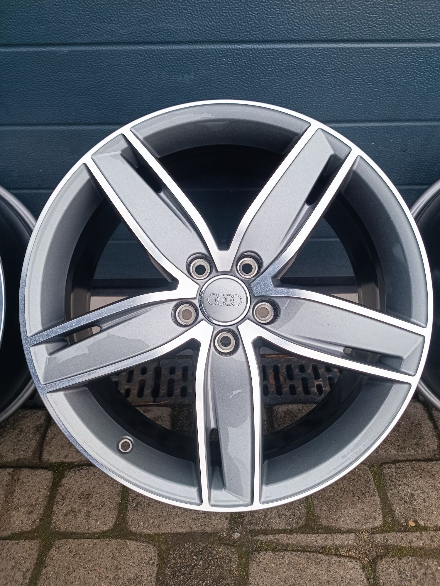 Felgi aluminiowe 5x112 Audi R19 Audi A3