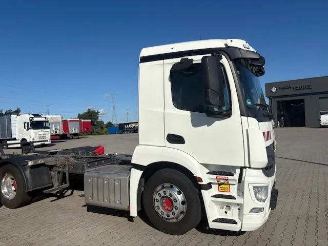 Mercedes-Benz 1843  4x2