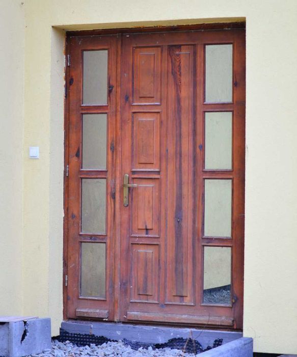 Drzwi drewniane zewnętrzne dwuszybowe dwuskrzydłowe 150 x 216