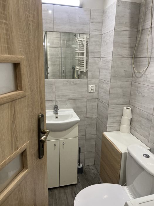 Kawalerka z osobną kuchnią na parterze blisko Rynku