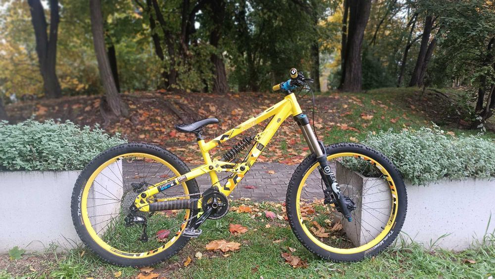 Scott Voltage FR 10 freeride FoX Van 180 mm. Fox DHX Sram