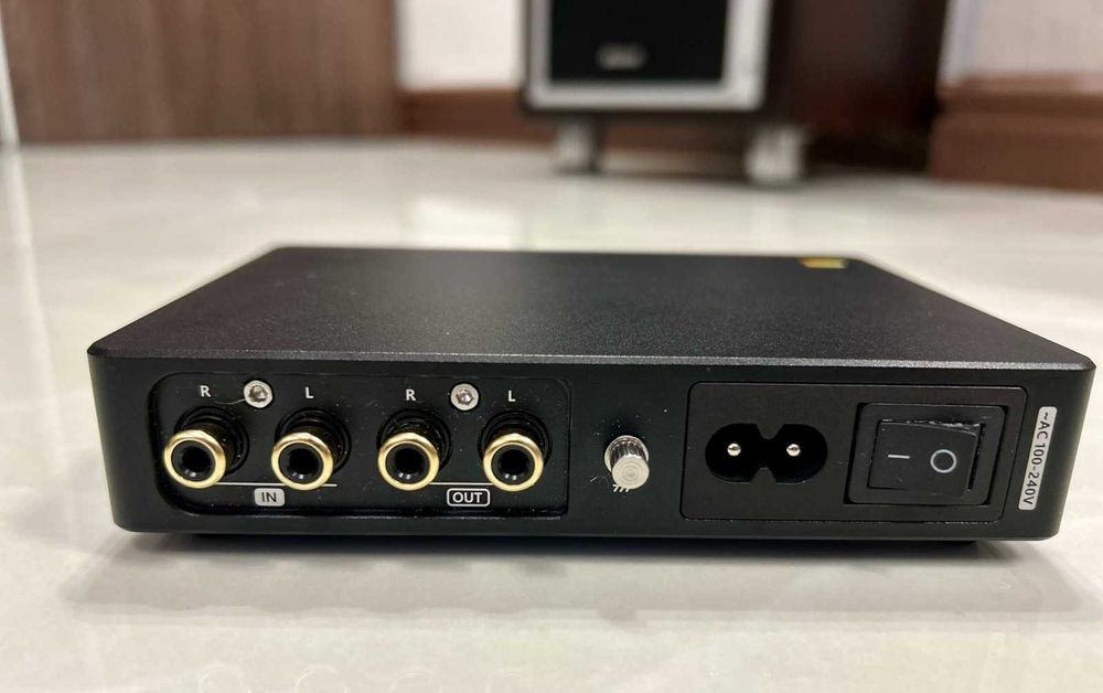 Продам HI Res усилитель для наушников S.M.S.l SH 6 новый