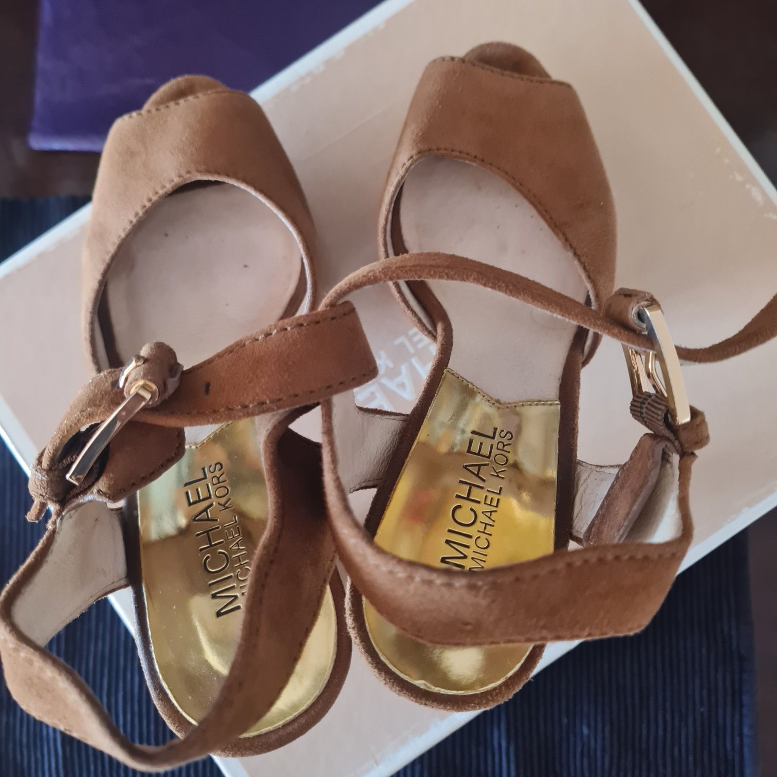 Sandálias compensadas Michael Kors