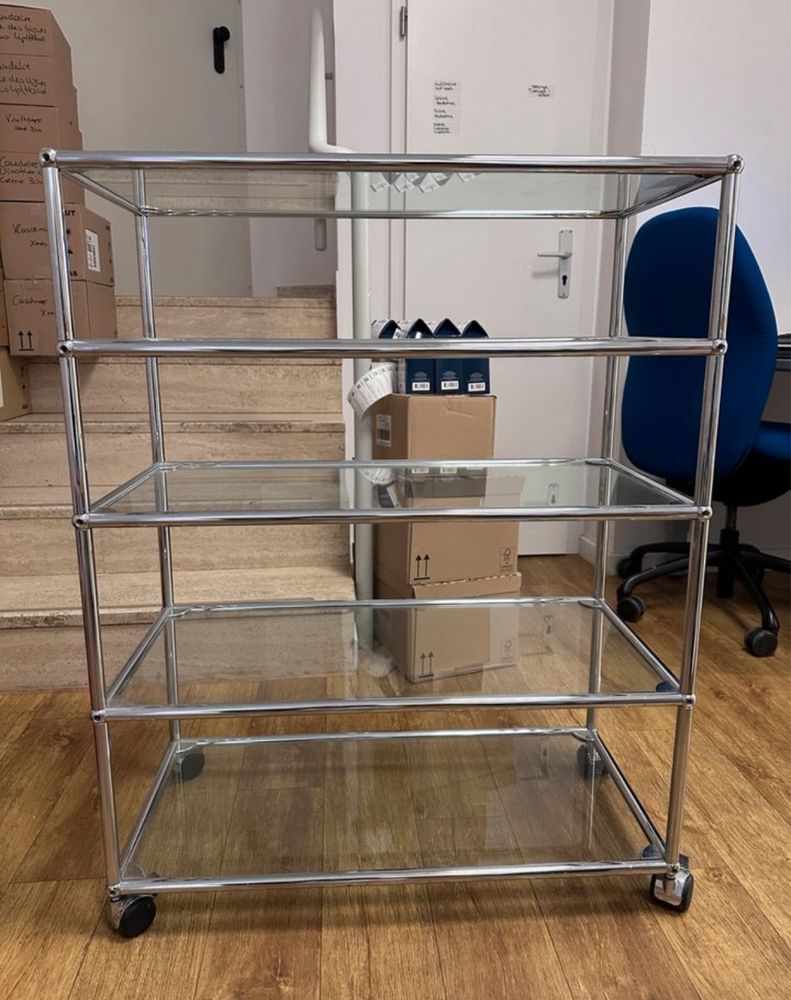 Usm haller szklany regał