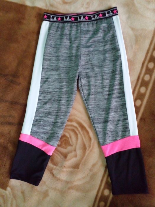 Спортивная одежда для девочки.