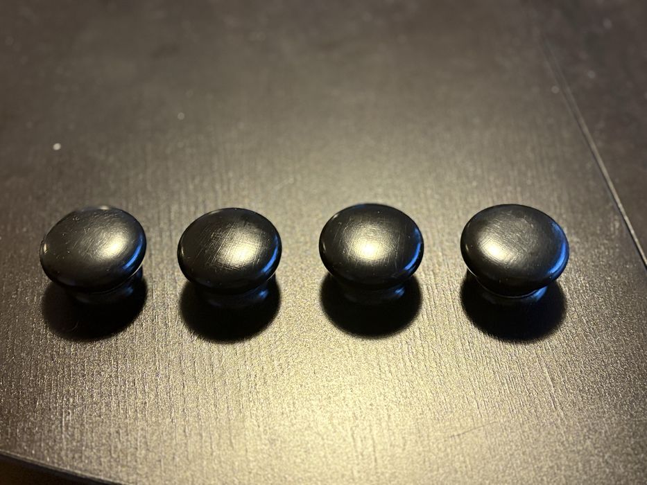 Gałki uchwyty czarne 4 sztuki