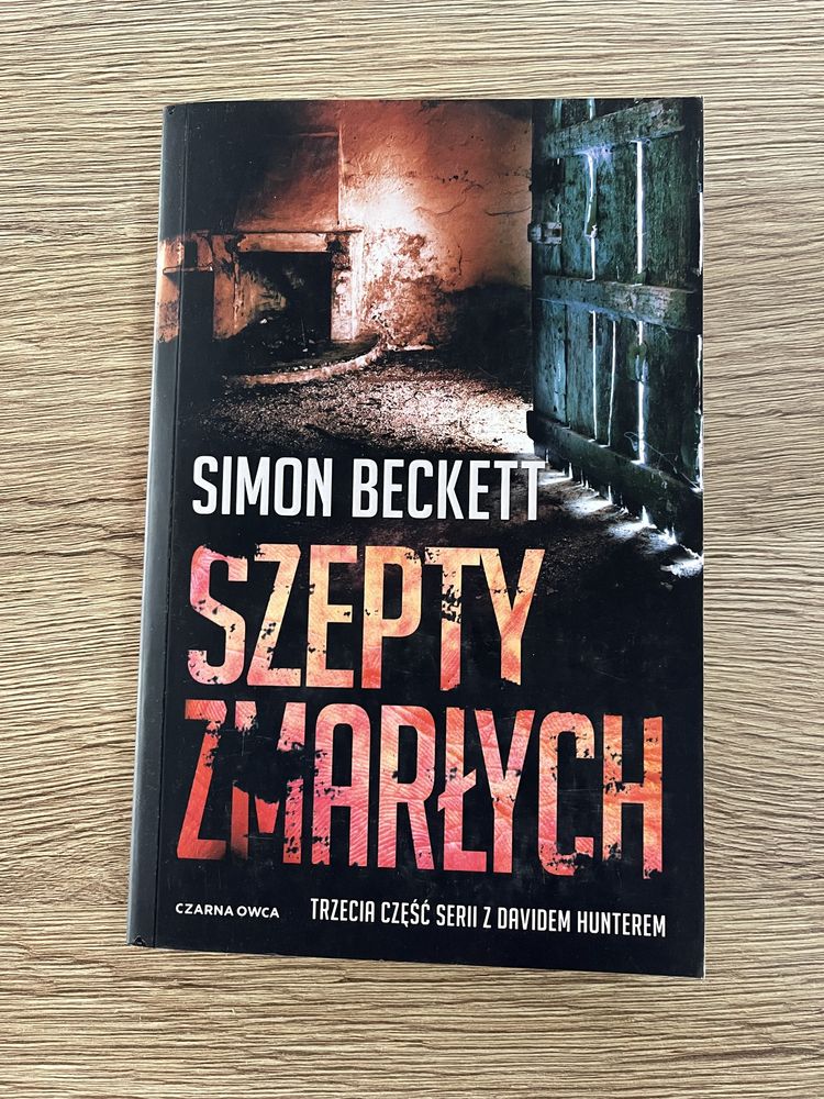 Simon Beckett Szepty zmarłych