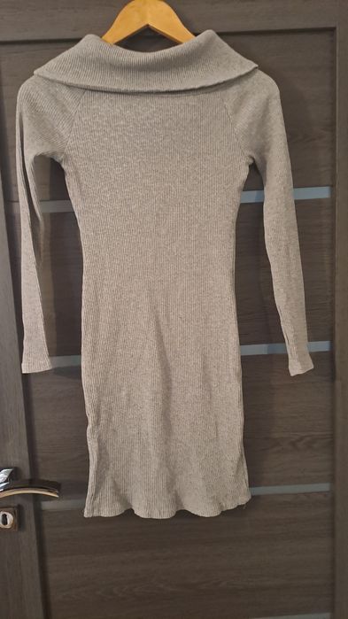 Dzianinowa sukienka Reseved