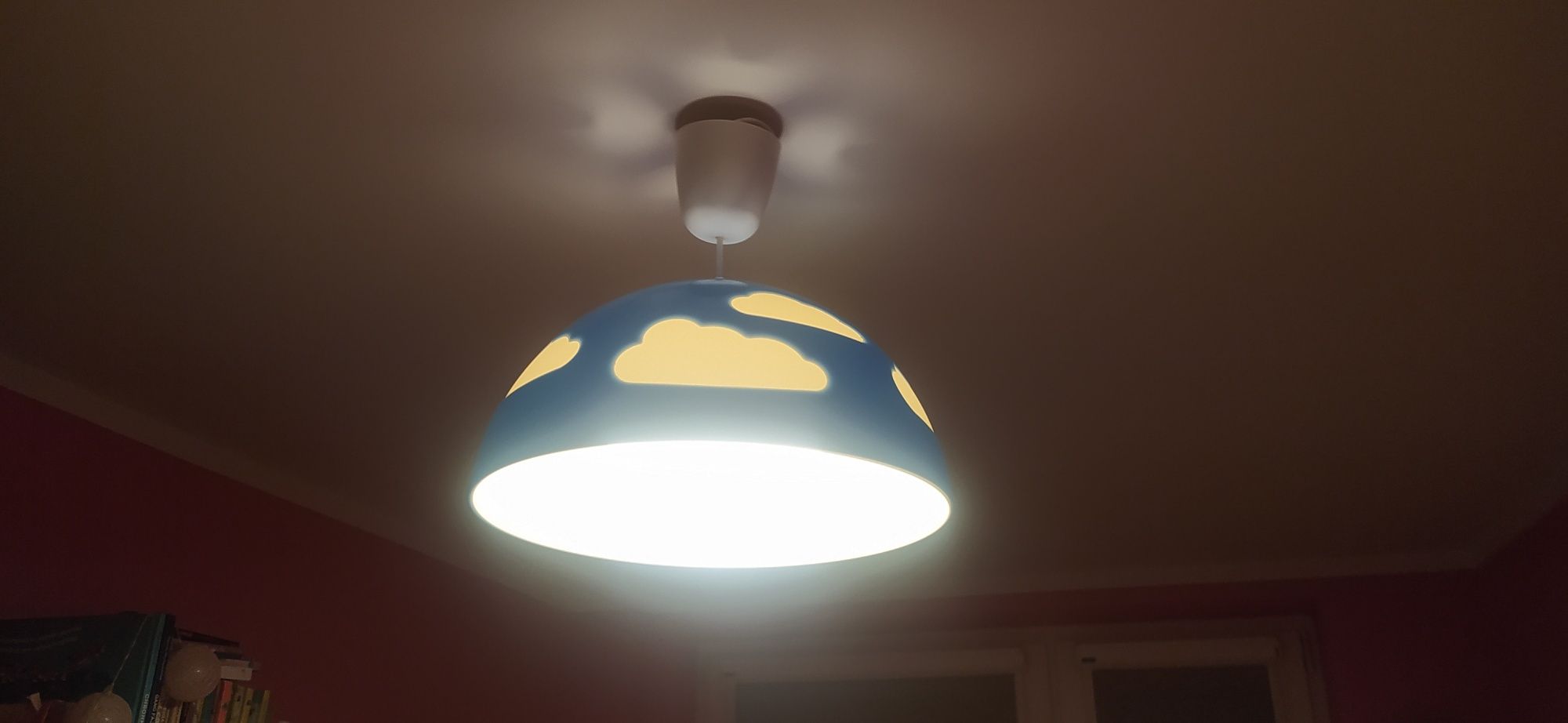 Lampa wisząca z Ikei do pokoju dziecięcego