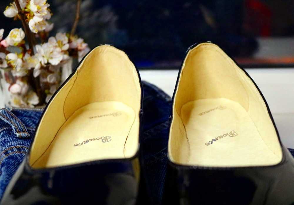 Жіночі шкіряні чорні лакові туфлі човники, низький підбор, розмір 38