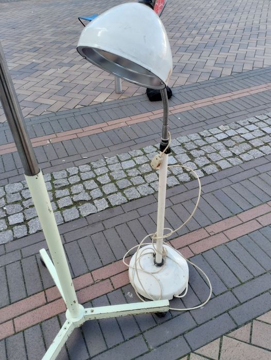 Lampy medyczne stojące z PRL