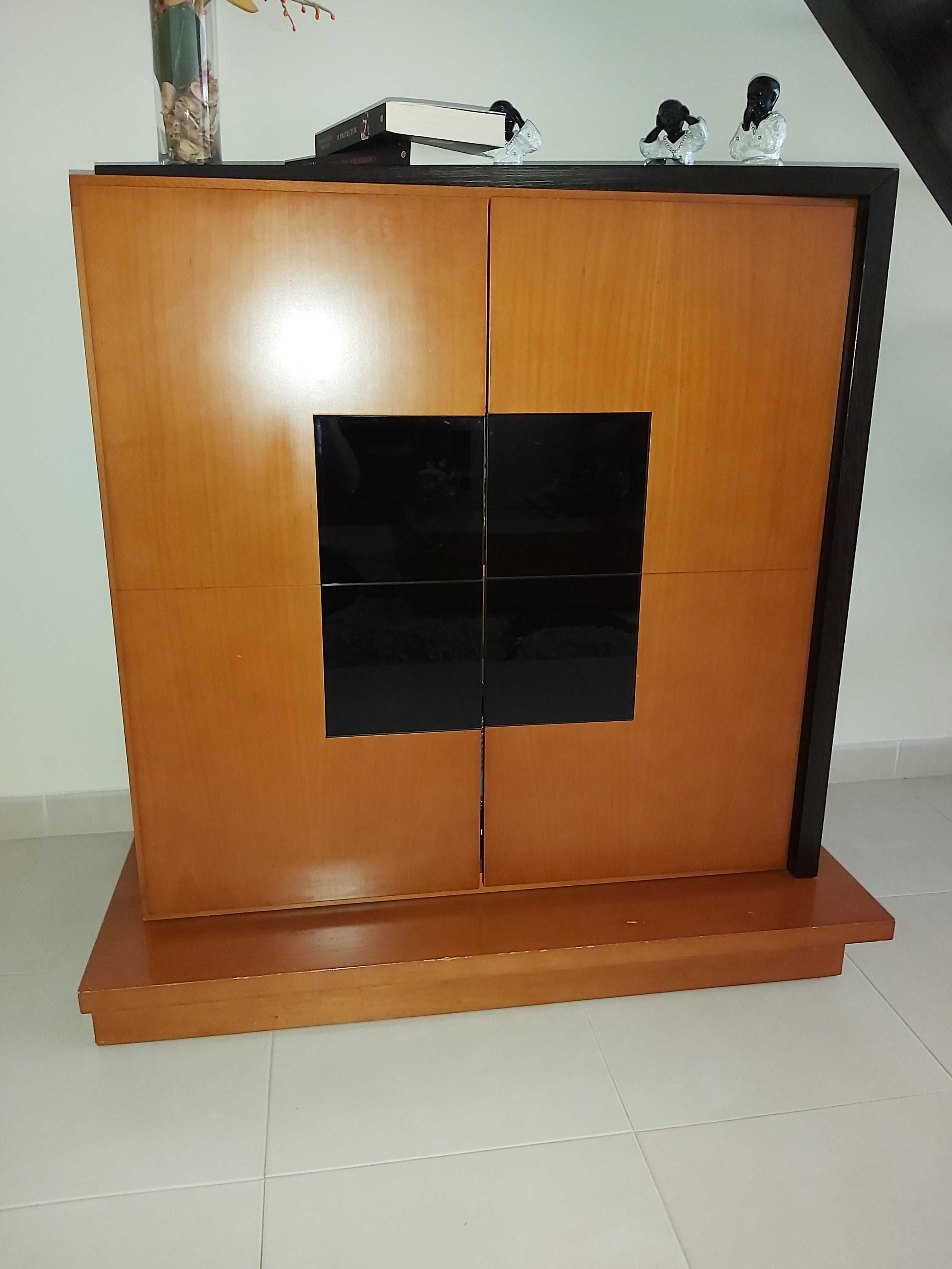 Móveis de sala e cozinha